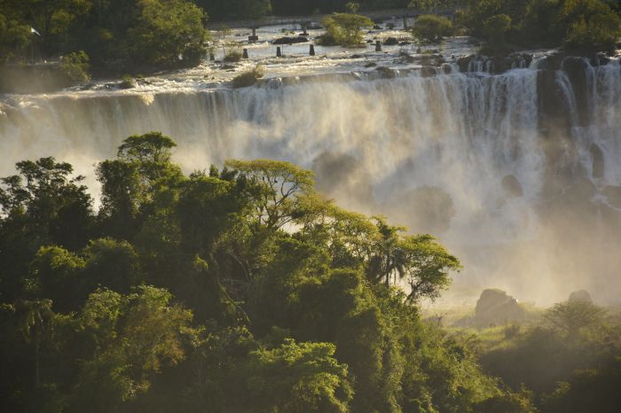 Pr do sol nas Cataratas 